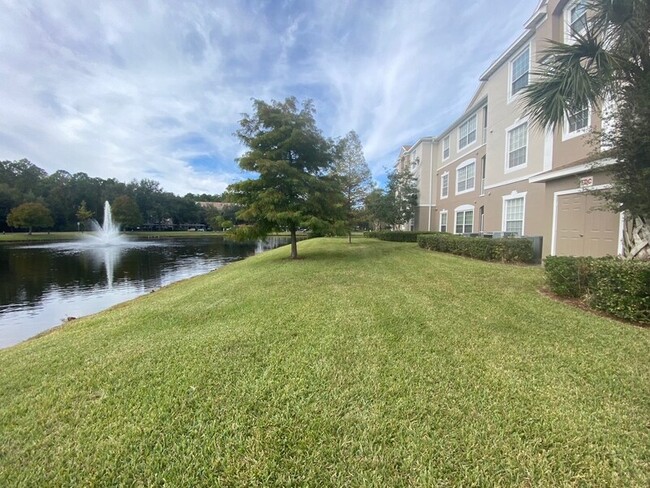 Foto del edificio - 10550 Baymeadows Rd