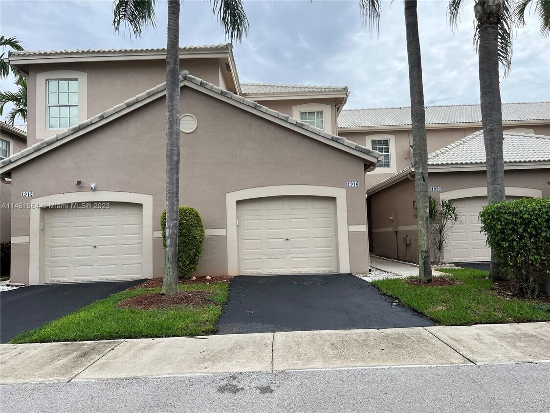 1916 Madeira Dr, Weston, FL 33327 Townhome Rentals in Weston FL