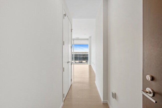 Foto del edificio - 45 Ivan Allen Jr Blvd NW