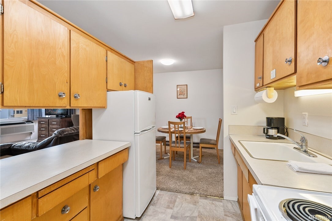 Primary Photo - 4731 12th Ave NE