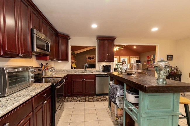 Foto del edificio - 511 Red Oak Dr