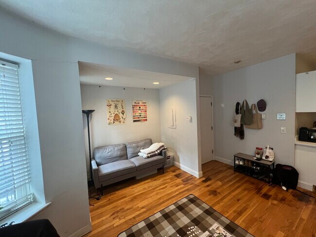 Building Photo - 57 Westland Ave