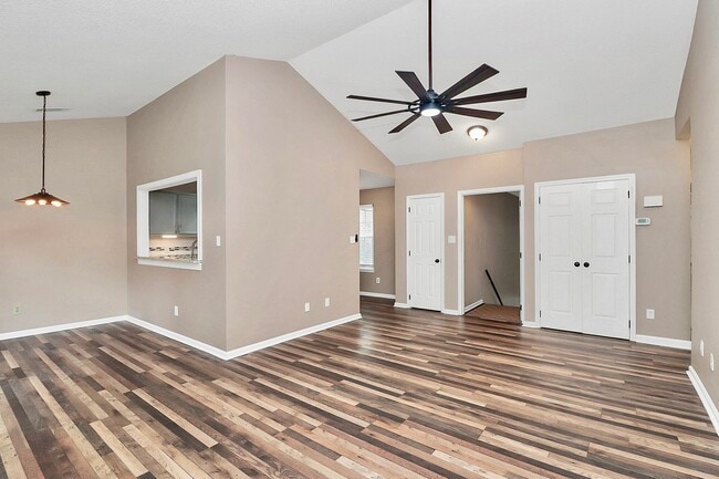 Foto del edificio - 9214 Kings Canyon Dr