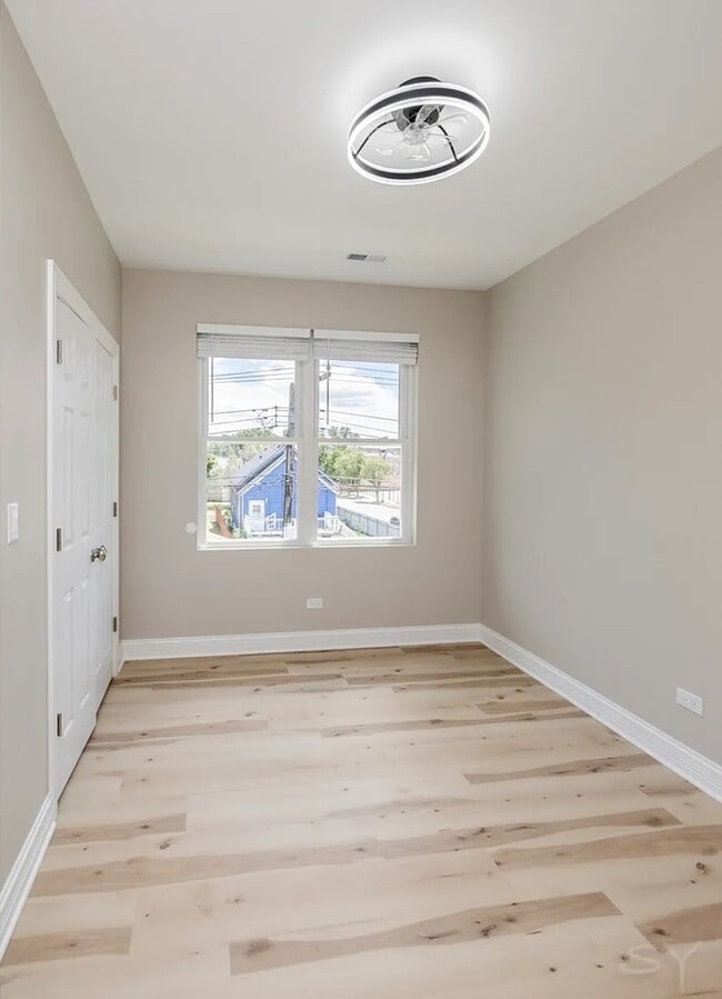 Foto del edificio - 3822 W Huron St
