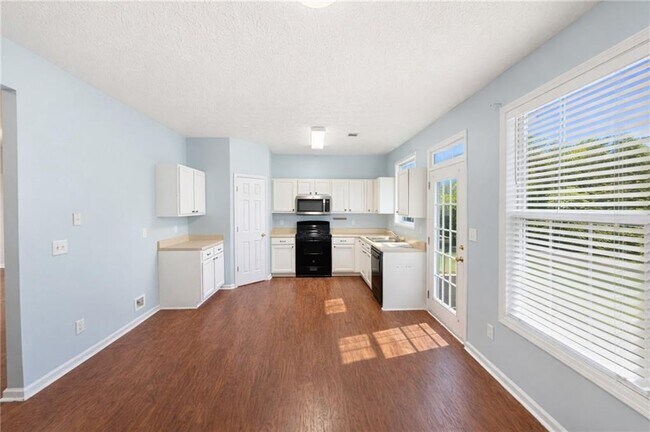 Building Photo - 3075 Kentmere Dr