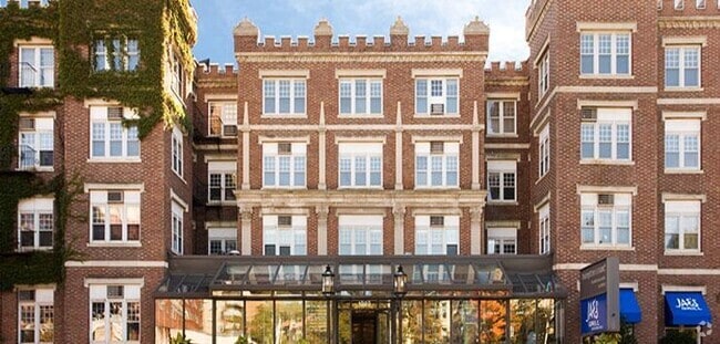 Building Photo - 1195 Beacon St