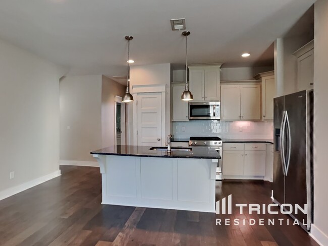 Building Photo - 1230 Hillwood Private Cove
