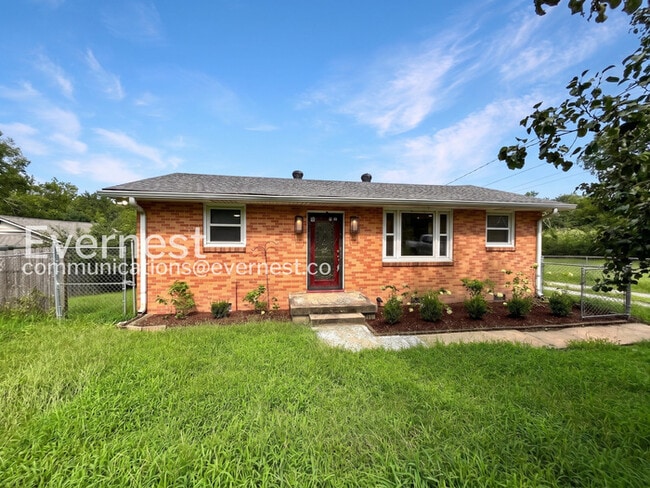 Building Photo - 4017 Meadow Rd