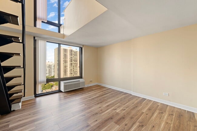 Building Photo - 1221 N Dearborn St