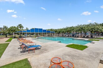 Building Photo - Residences at the Med