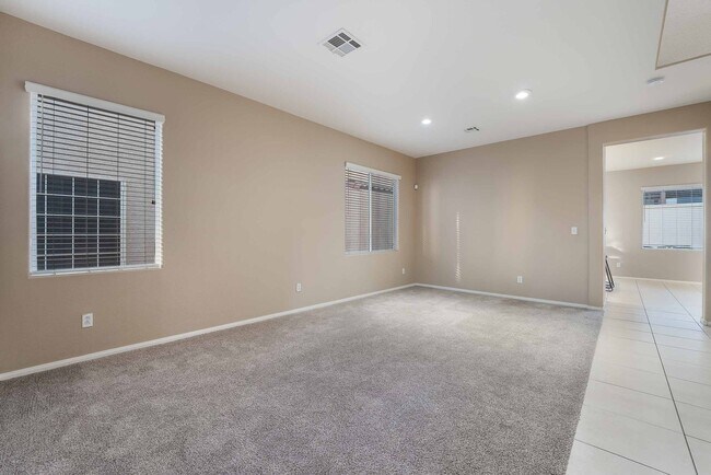 Building Photo - Spacious Silverado Ranch Home with a Flexible Floor Plan & Modern Finishes!