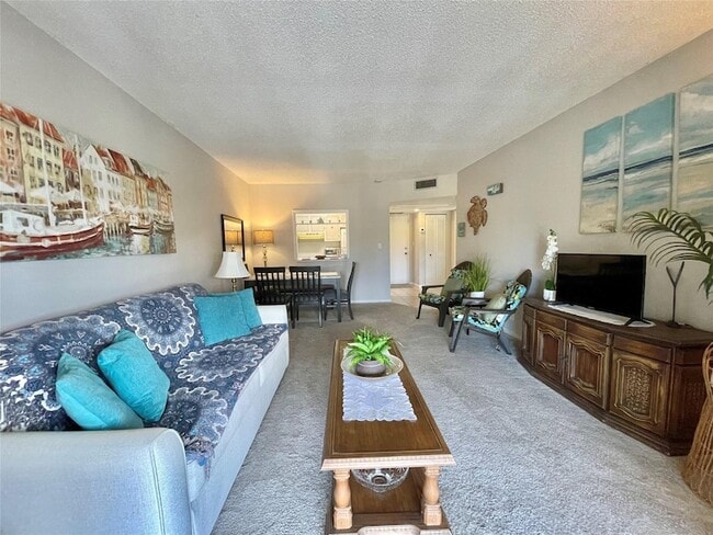 Building Photo - 259 S Cypress Rd