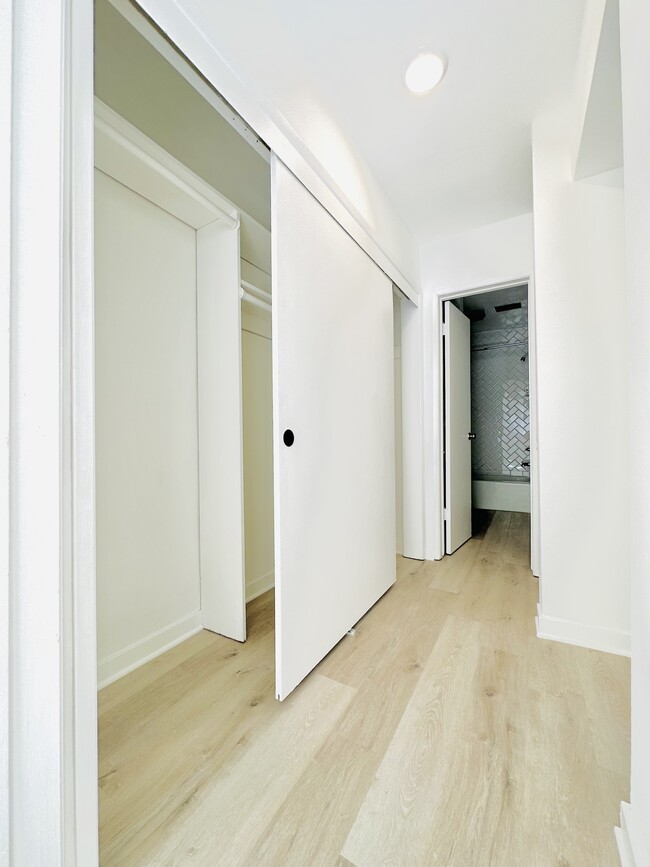 Foto del edificio - 2332 S Bentley Ave