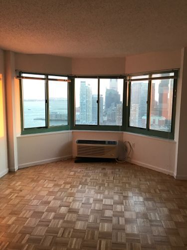 Foto del edificio - 127 River Dr S