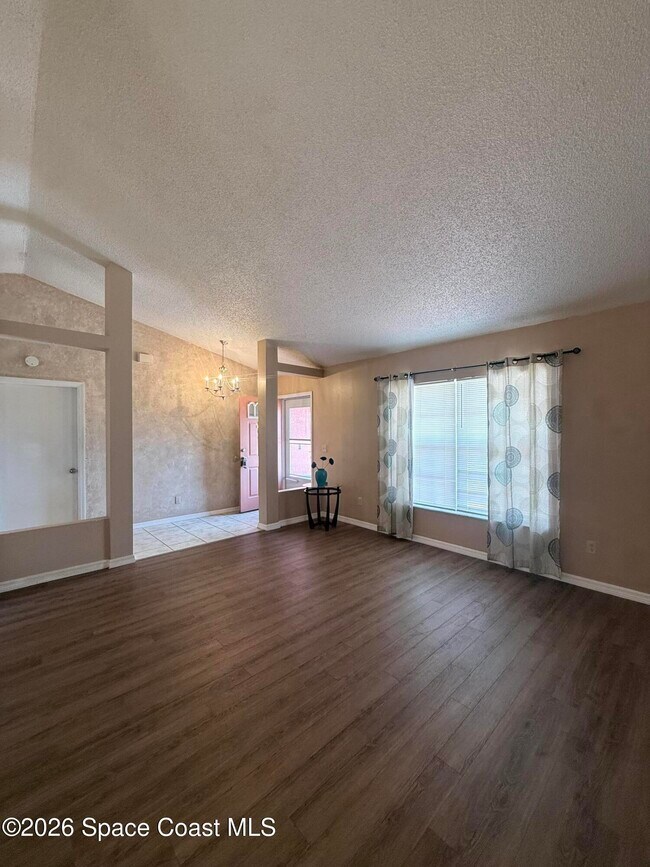 Foto del edificio - 1660 Wake Forest Rd NW