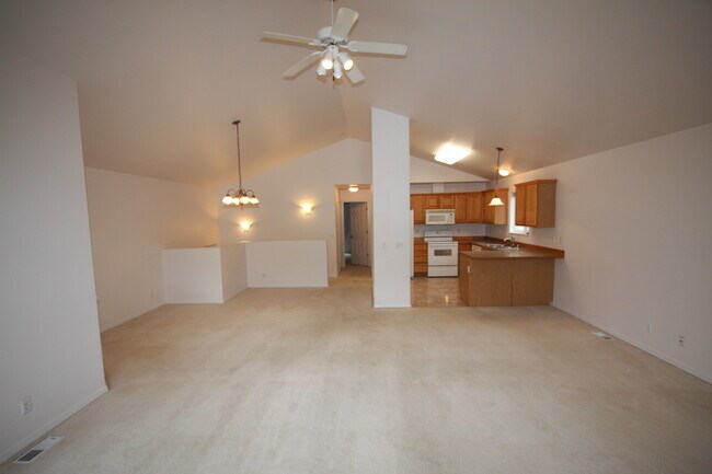 Foto del edificio - 4 Bedroom Eagle River Home!
