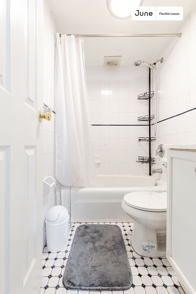 Building Photo - 304 East 83rd Street