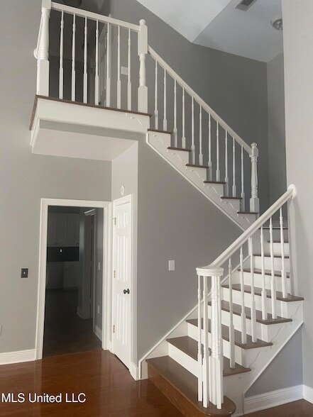 Building Photo - 109 Darrowsby Pl