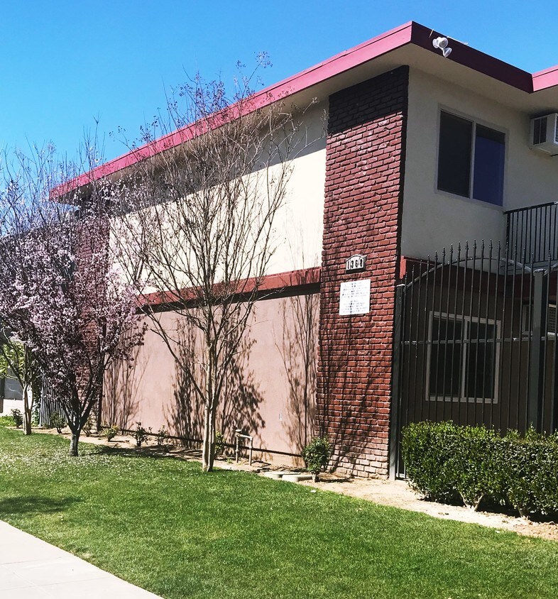 Primary Photo - 1368 E San Bruno Ave