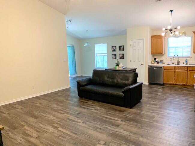 Foto del edificio - 2477 Gulf Breeze Ave