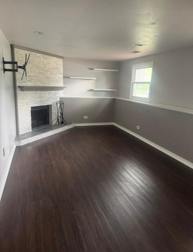 Building Photo - 980 Brush Hill Ln