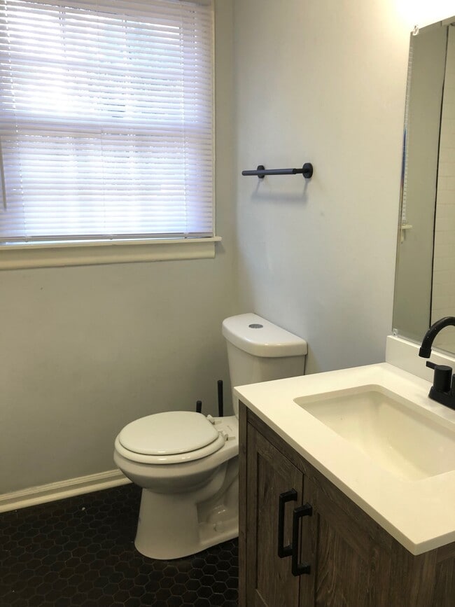 Building Photo - 1804 Screven Pl