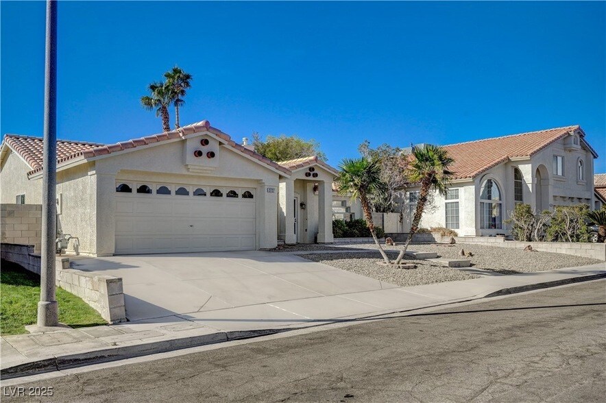 Foto principal - 2727 Coventry Green Ave