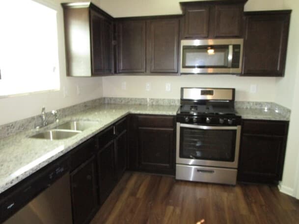 Building Photo - 223 Maxton Ave