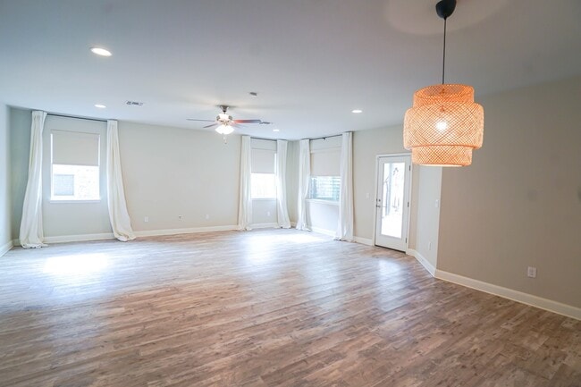 Foto del edificio - 9312 Margaret Jewel Ln