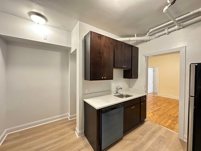 Building Photo - 2330 N Spaulding Ave
