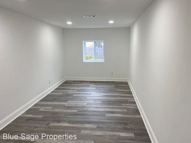 Building Photo - 3 br, 1 bath House - 745 Beech Ave