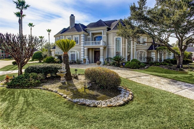 Foto del edificio - 13703 Lakeshore Way Cove