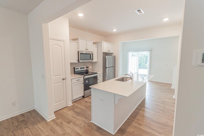 Building Photo - 207 Crescent Wy