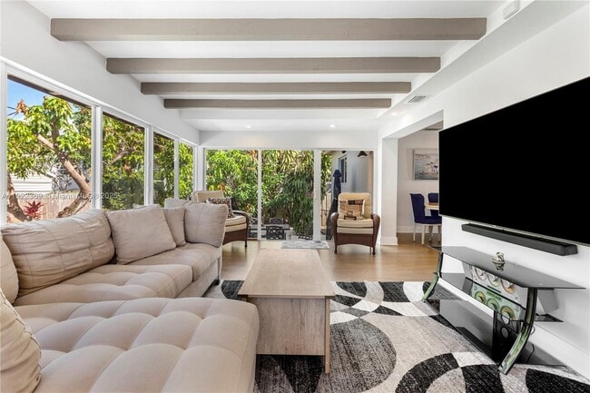 Foto del edificio - 7915 SW 23rd St