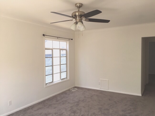 Foto del edificio - 1426 N Formosa Ave