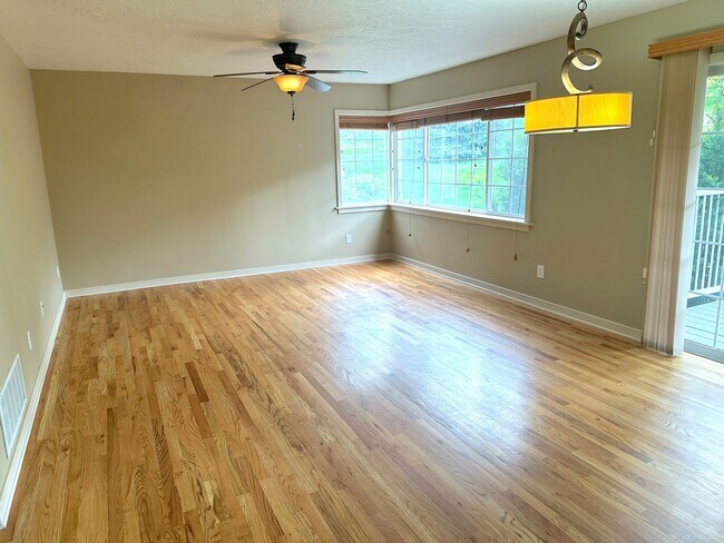 Foto del edificio - Two-Bedroom Condo in North End