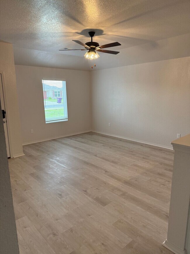 Foto del edificio - *Pre-leasing* BRAND NEW Three Bedroom | Two Bath Home in Hill Farm