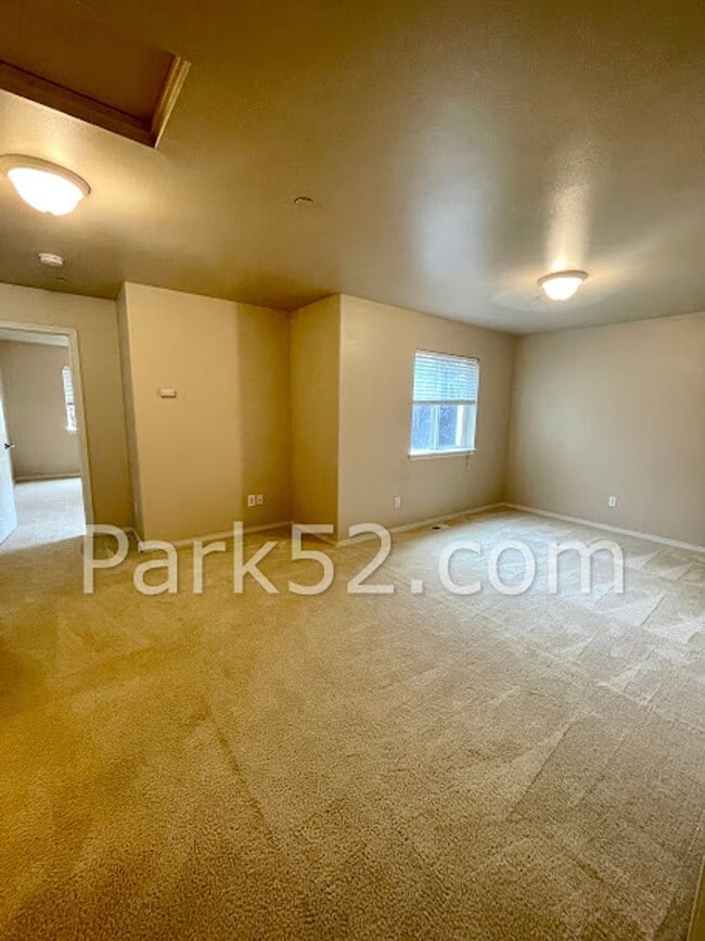 Building Photo - Dog Friendly, DuPont Single Family Home