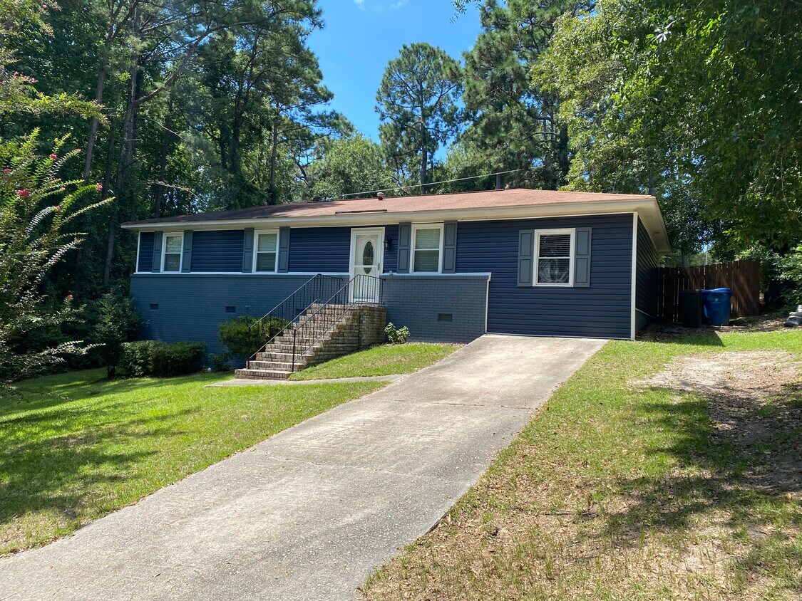 Primary Photo - 322 Westgate Dr