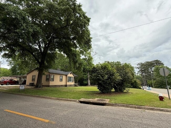 Building Photo - 510 Roosevelt Dr
