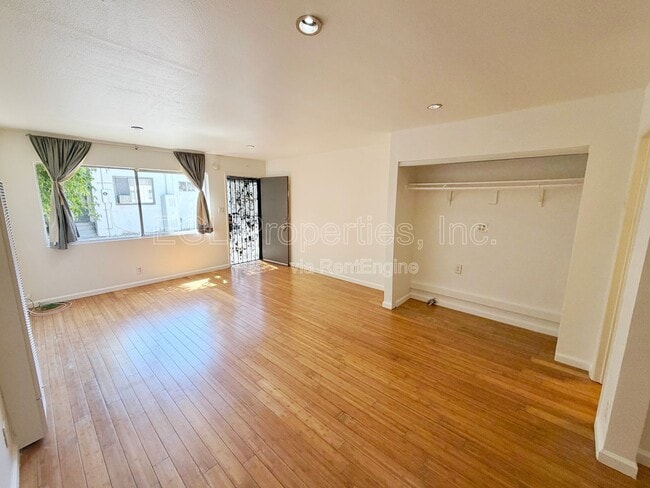 Photo - 362 N San Vicente Blvd Apartment