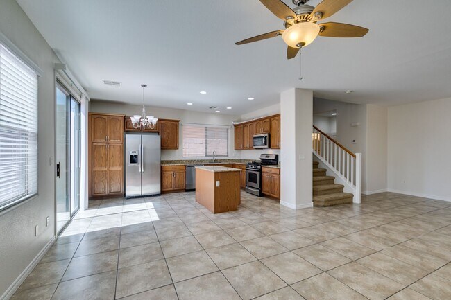Foto del edificio - Gorgeous 4 bedroom home in Mountains Edge!...