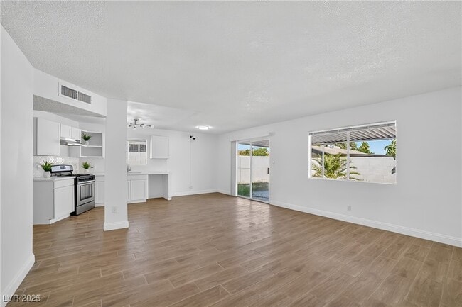 Building Photo - 5111 Orinda Ave