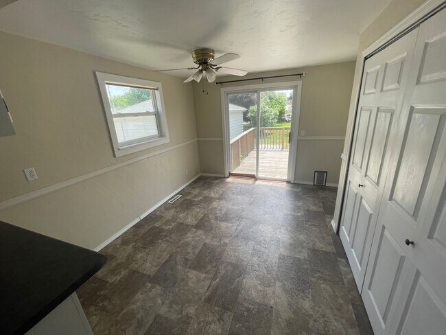 Foto del edificio - 2 Bed 1 Bath Single Family Home