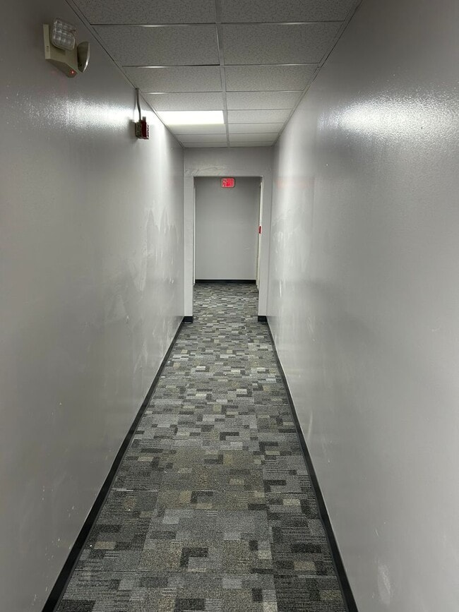 Building Photo - Central Plaza Apartments