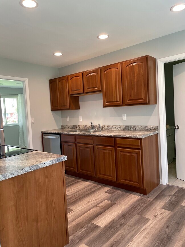 Kitchen - 983 Seminole Trl