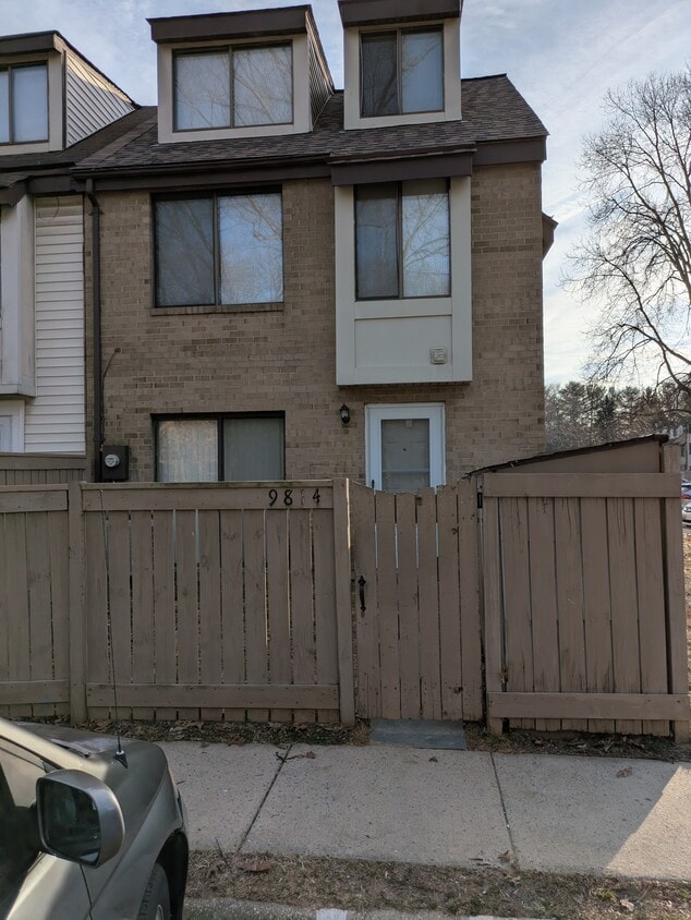 Primary Photo - 9814 Brookridge Ct