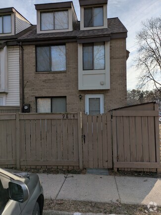 Building Photo - 9814 Brookridge Ct