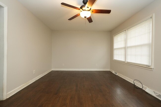 Building Photo - 4033 Fieldcrest Rd