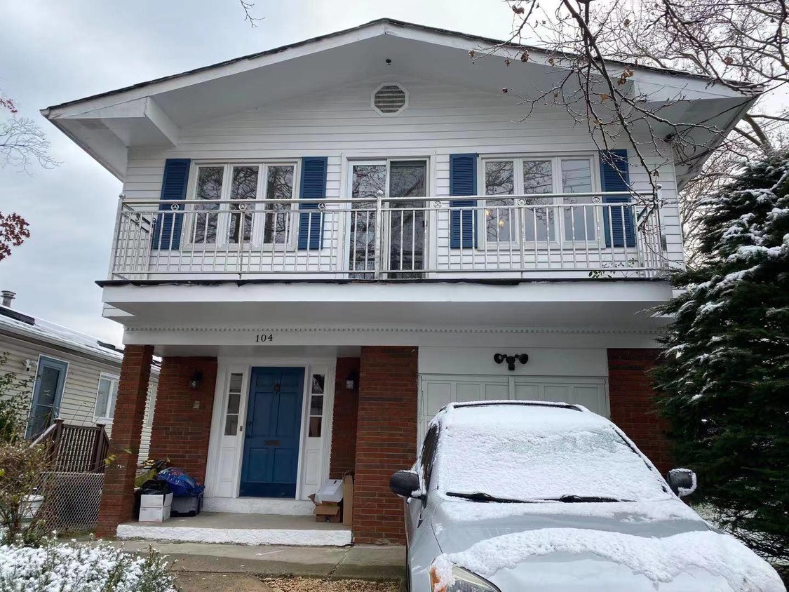 Foto principal - 104 Ainsworth Ave